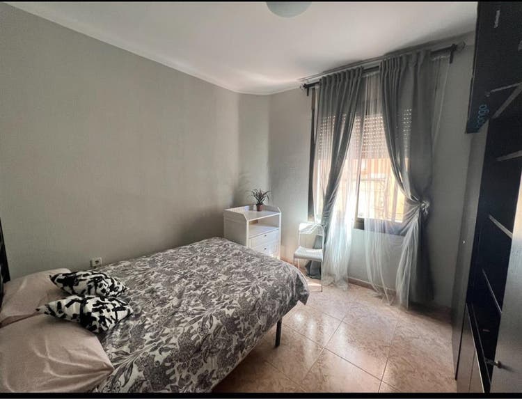 Alquilo habitación para chica
