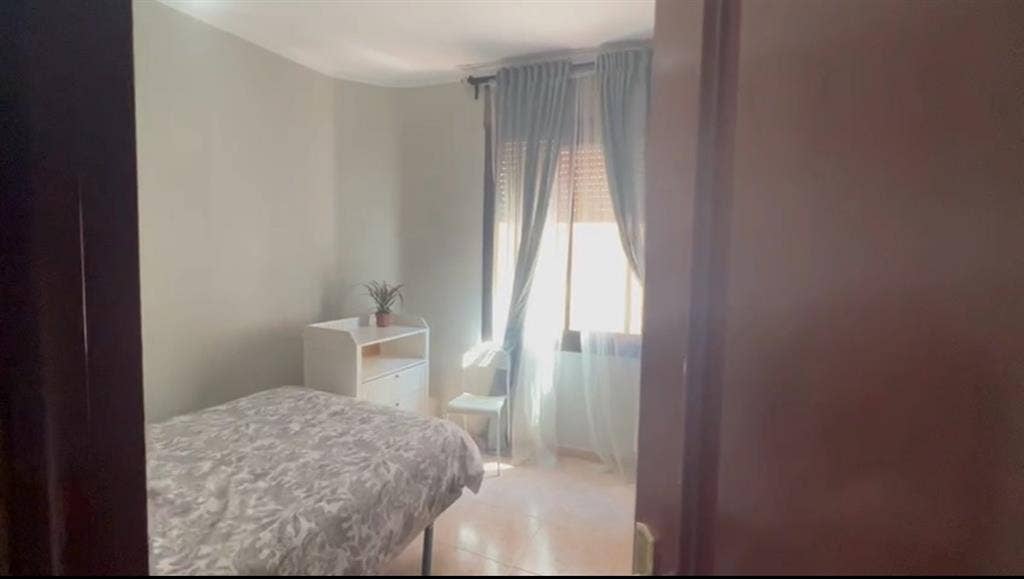 Alquilo habitación para chica