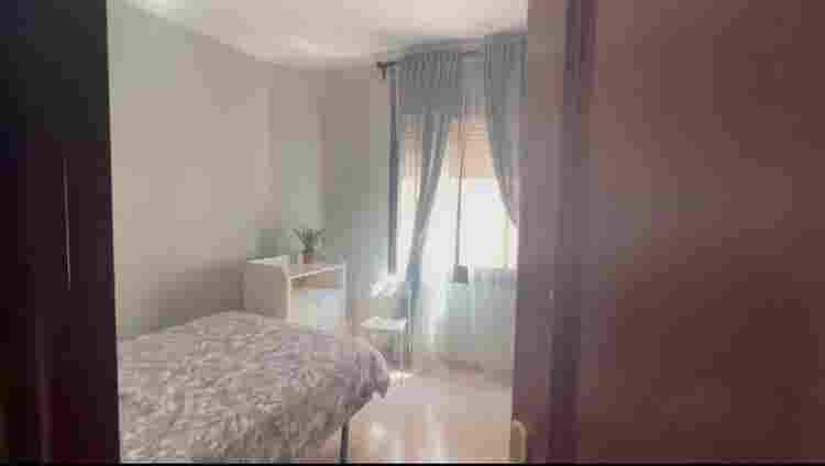 Alquilo habitación para chica