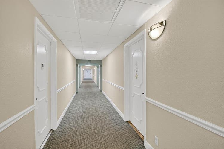 ROOMMATE NEEDED Boca on OCEAN BLVD