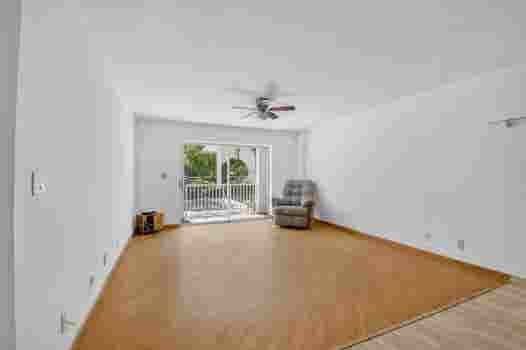 ROOMMATE NEEDED Boca on OCEAN BLVD