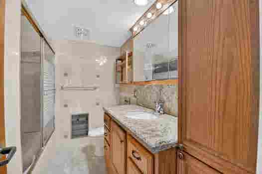 ROOMMATE NEEDED Boca on OCEAN BLVD