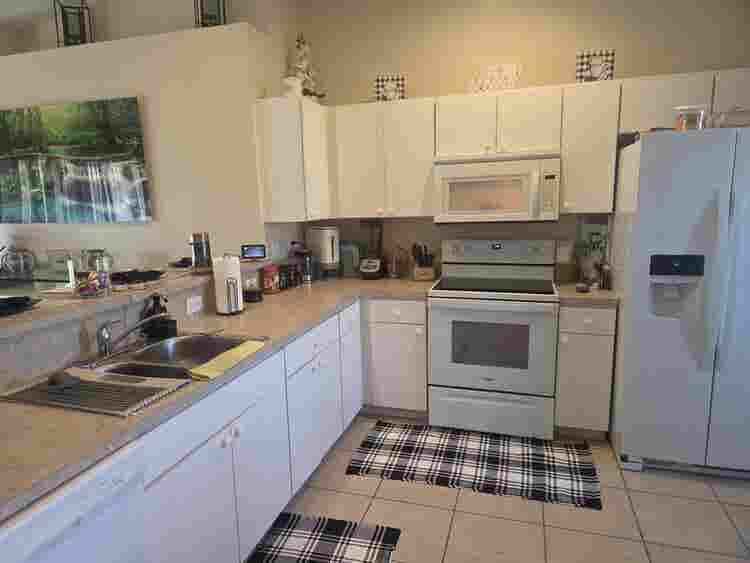 Looking for a roommate