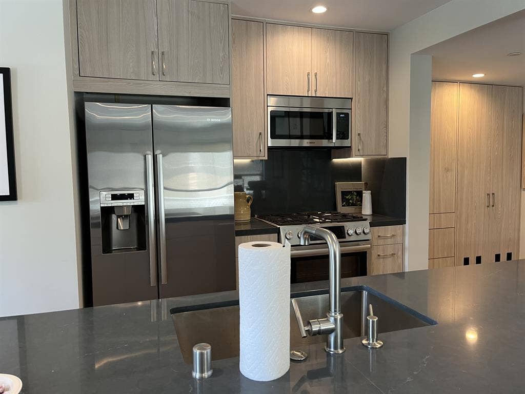 Beautiful West LA Priv Room + Bath