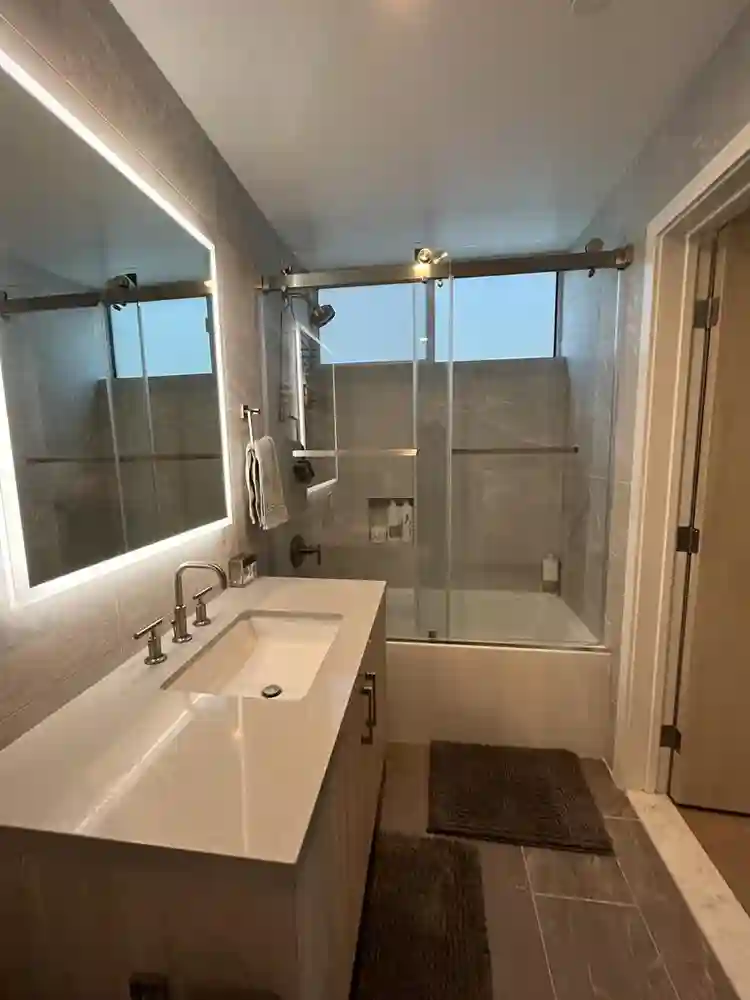 Beautiful West LA Priv Room + Bath