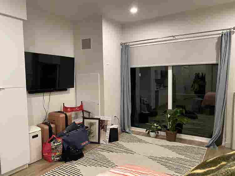 Studio Available Lease Takeover