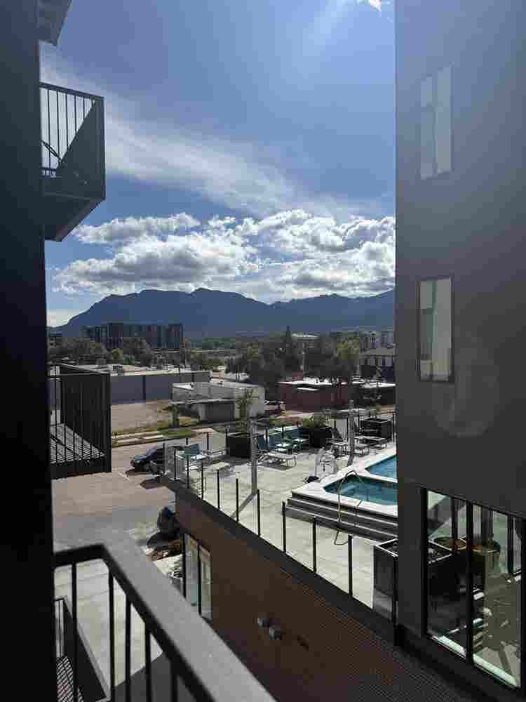Studio Available Lease Takeover