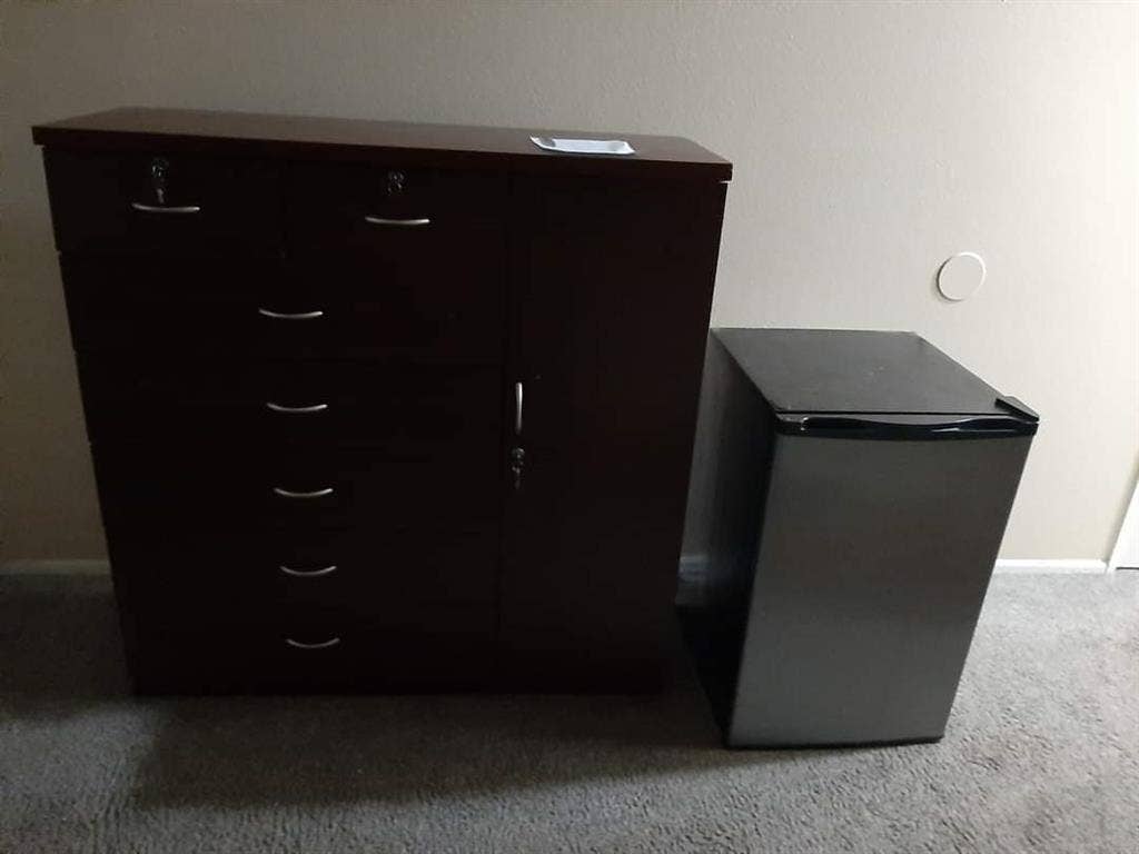 Large master br with attached bat a