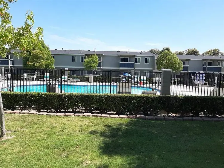 Large master br with attached bat a