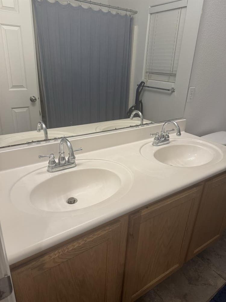 Room Available (Females Only)