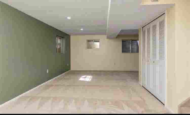 Basement w/ shared bathroomm