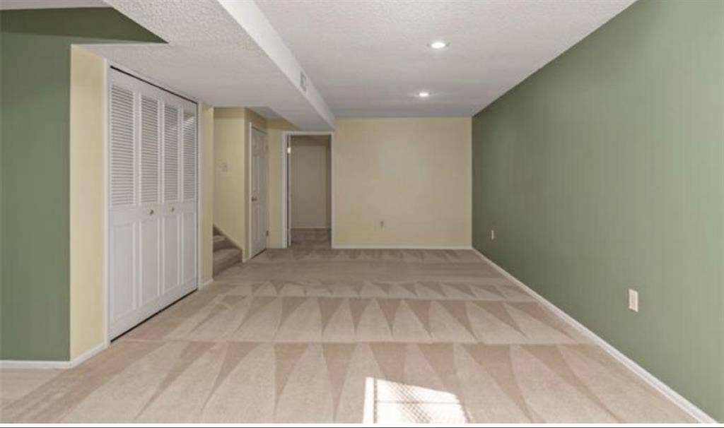 Basement w/ shared bathroomm