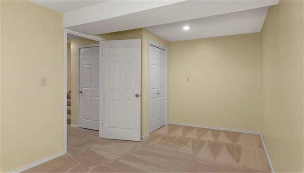Basement w/ shared bathroomm