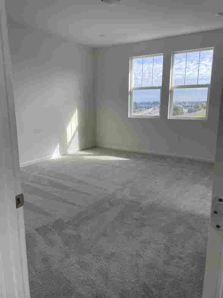 Natural Sunlight Big MasterRoom