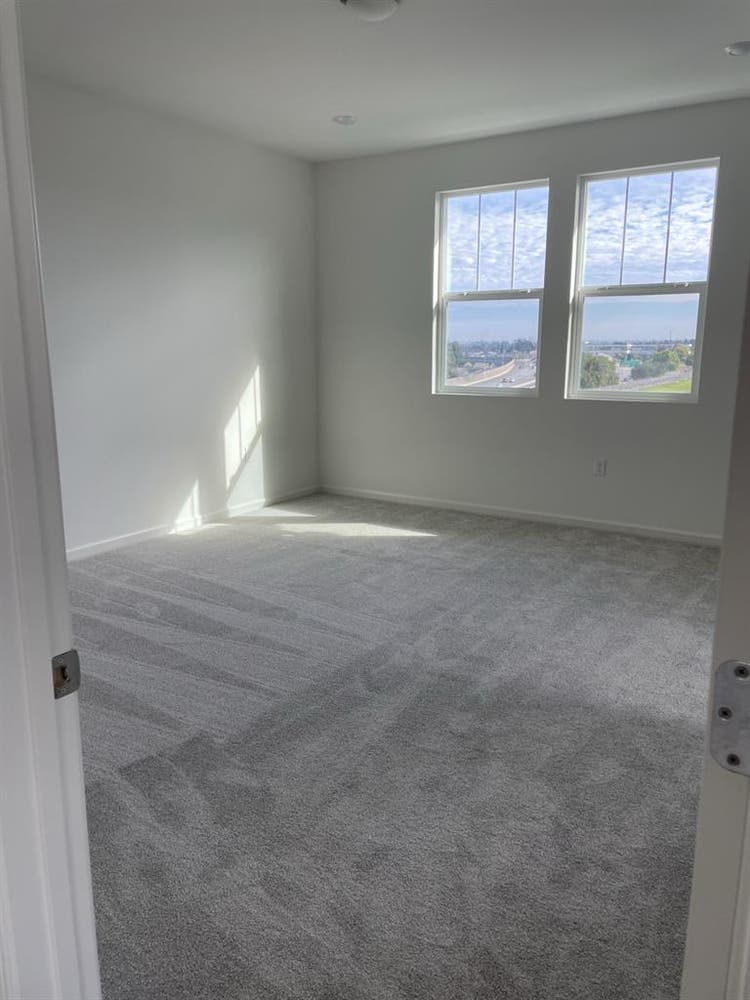 Natural Sunlight Big MasterRoom
