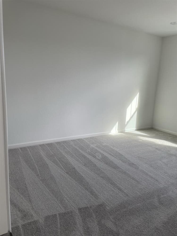Natural Sunlight Big MasterRoom