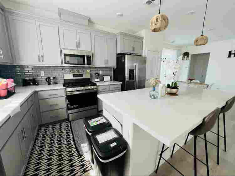 Natural Sunlight Big MasterRoom