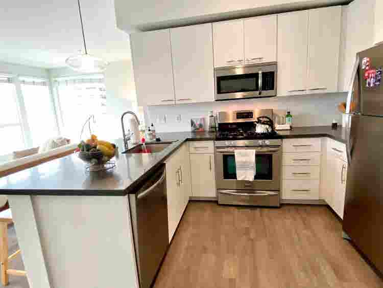 Lease Takeover in Share Apartment