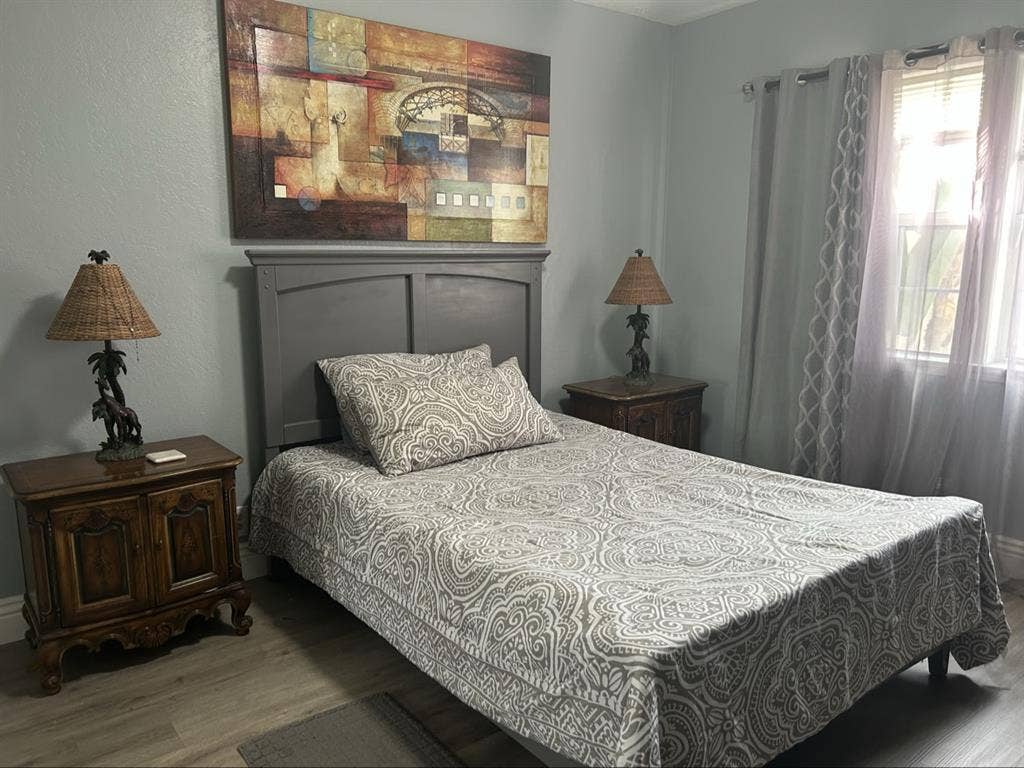 Room for Rent in Anaheim