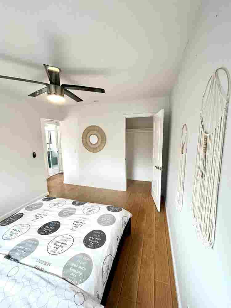 Fully furnished  bad