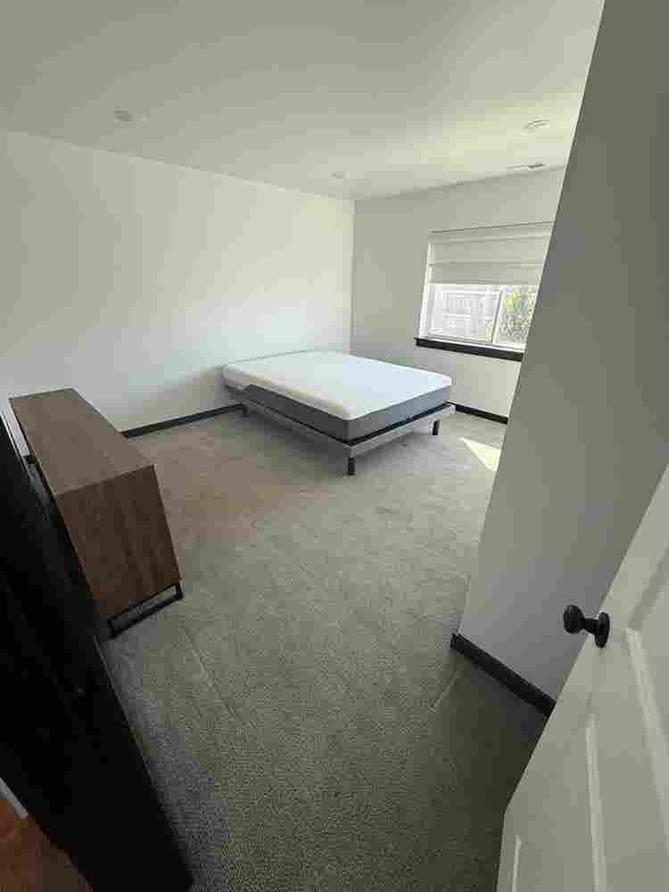 Private room and bathroom for rent