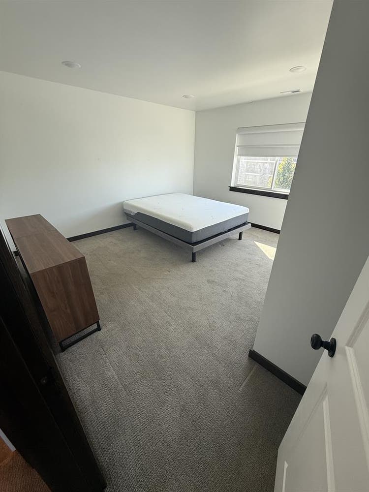 Private room and bathroom for rent