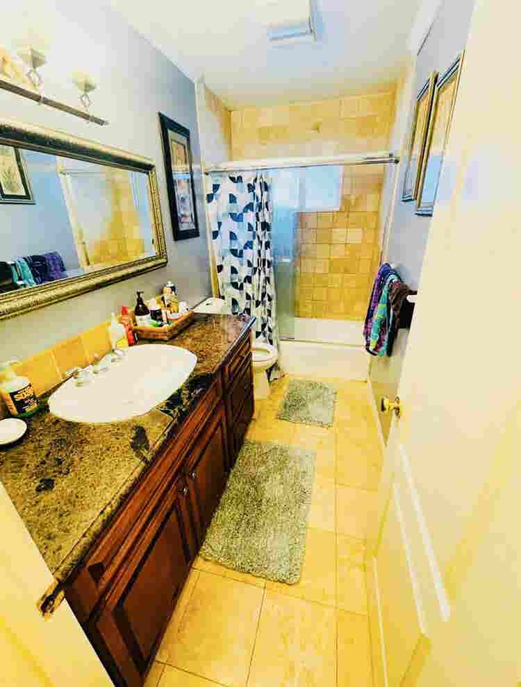 Nice room in a great home in Tustin