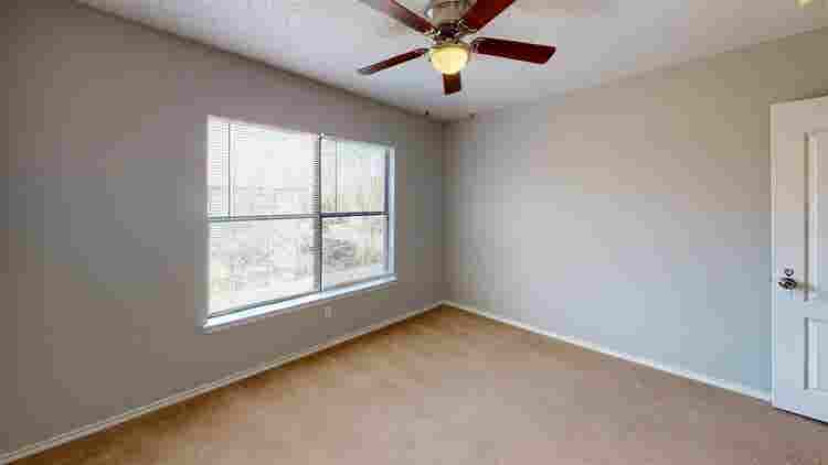 1 BR in Austin