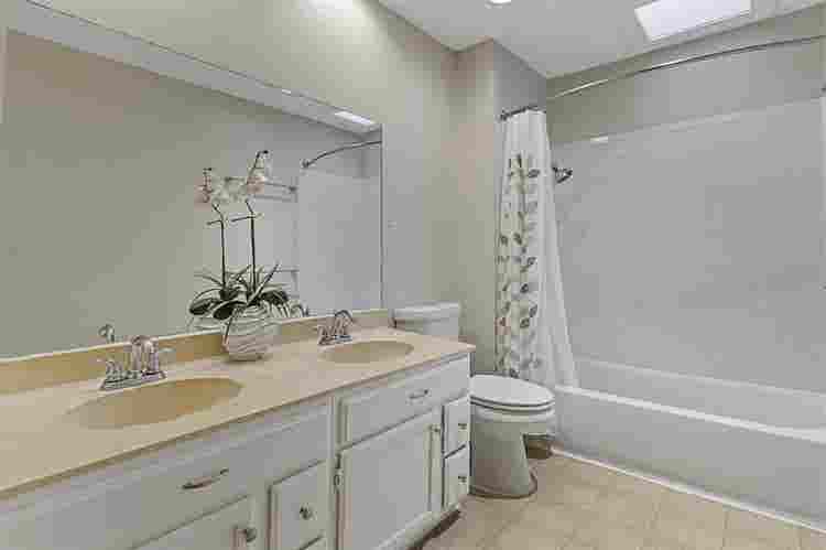 6 BR in San Antonio