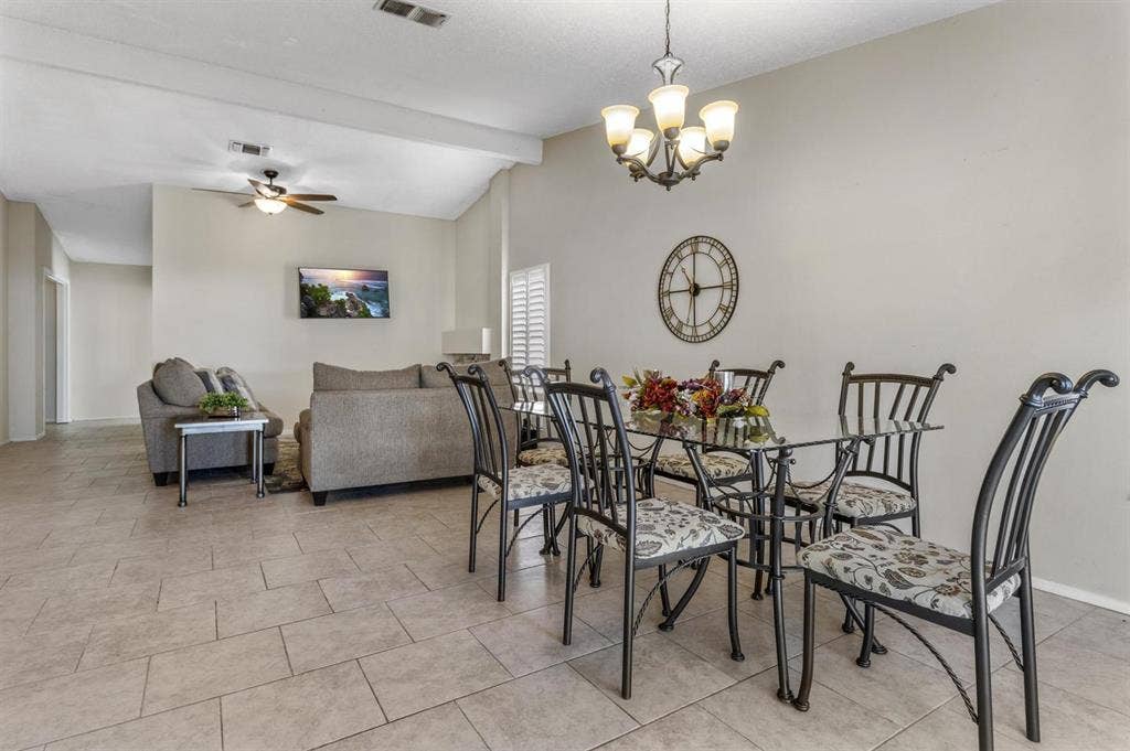 6 BR in San Antonio