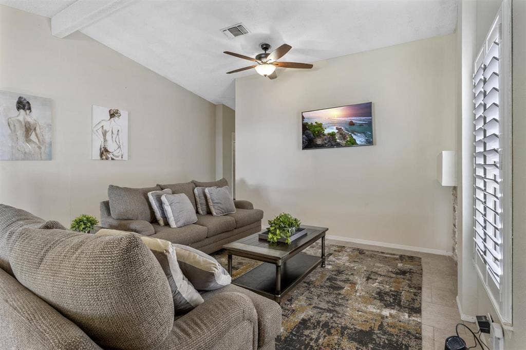 6 BR in San Antonio