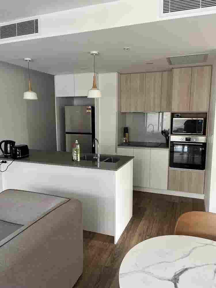 bathroom, 3 week sublet 8OO a week