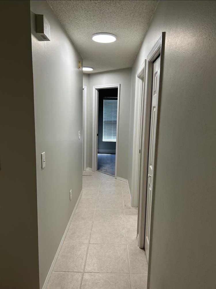 3 rooms available