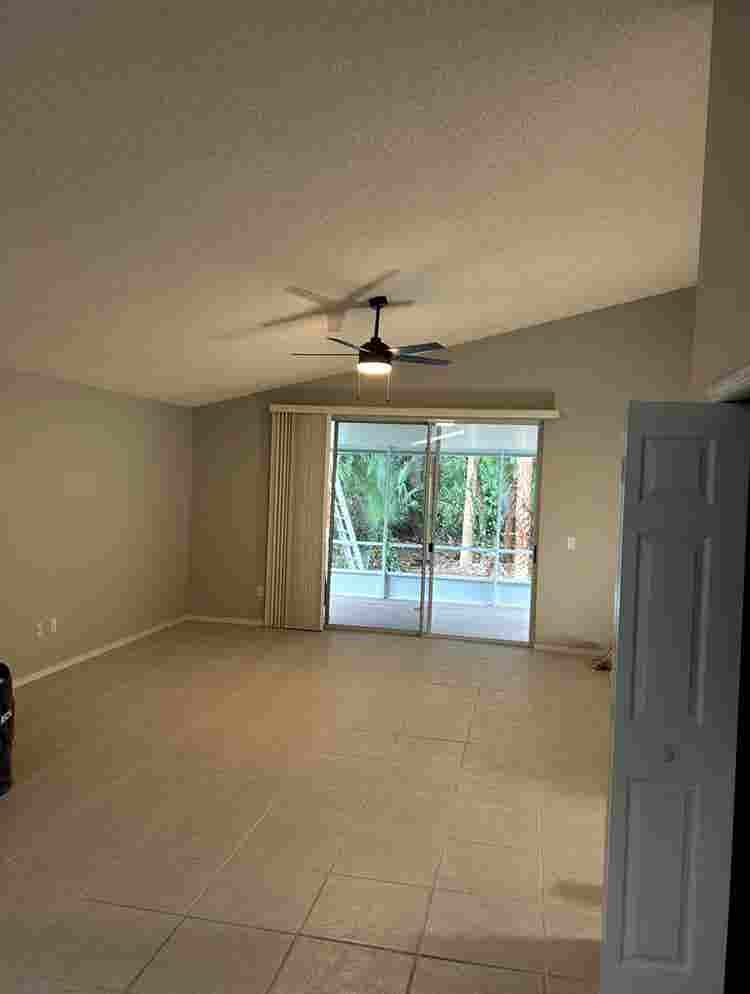 3 rooms available