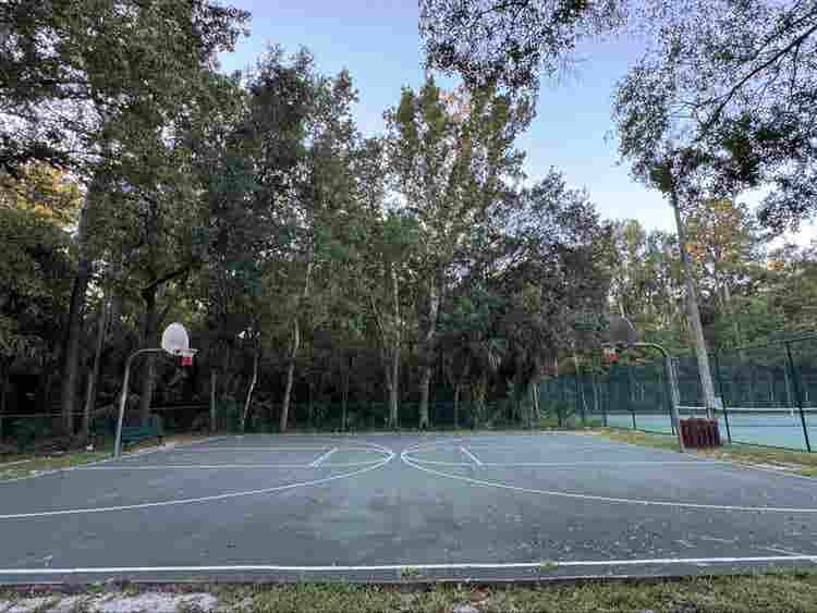 3 rooms available