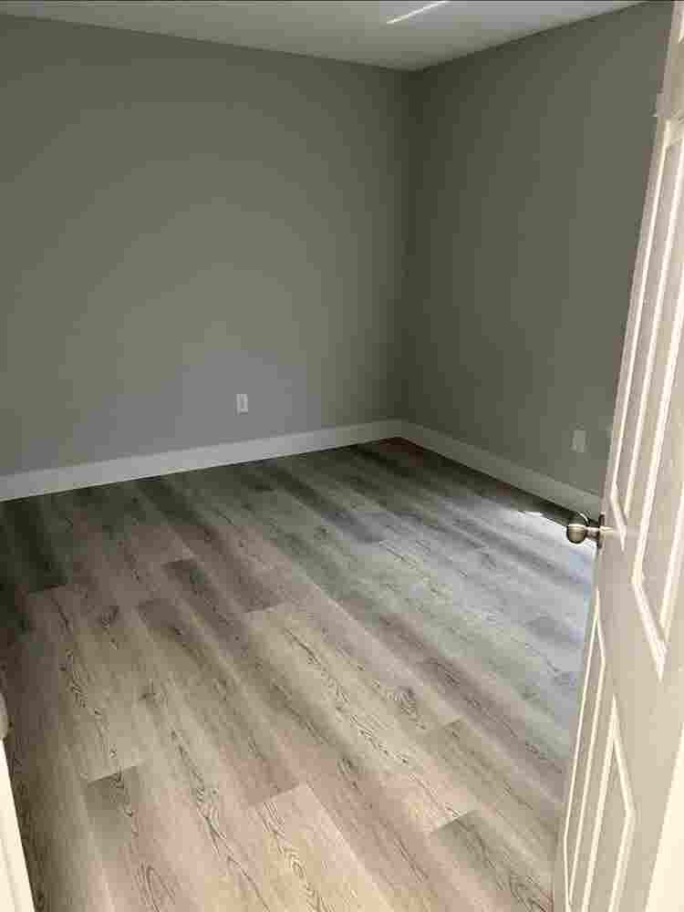 3 rooms available