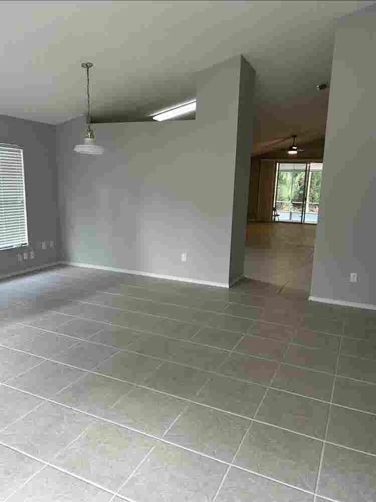 3 rooms available