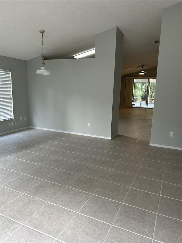 3 rooms available
