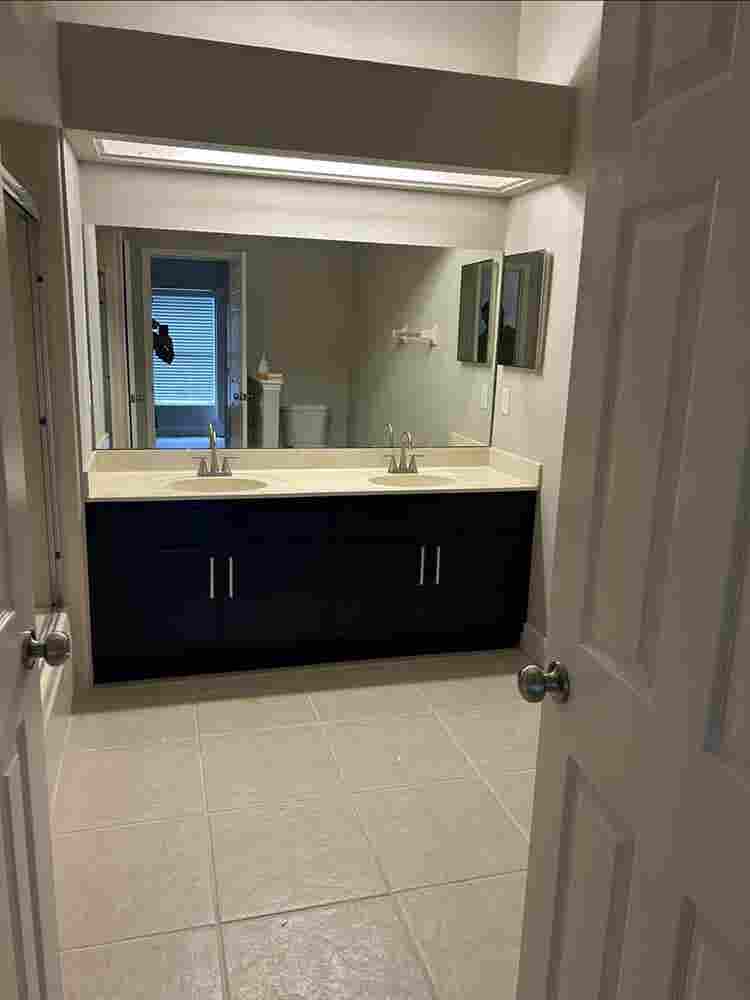3 rooms available