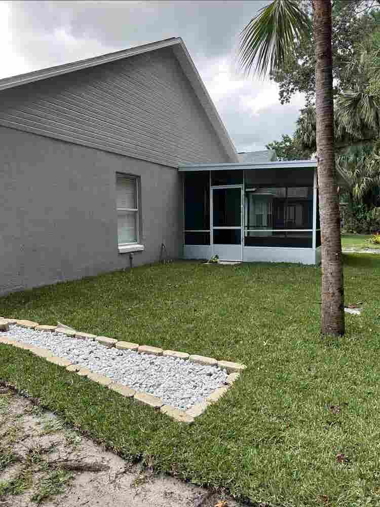 3 rooms available