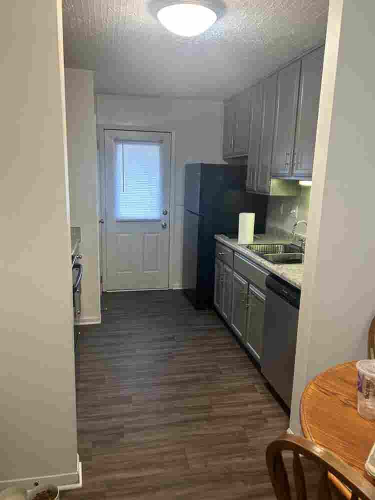 Looking for Roommate!!