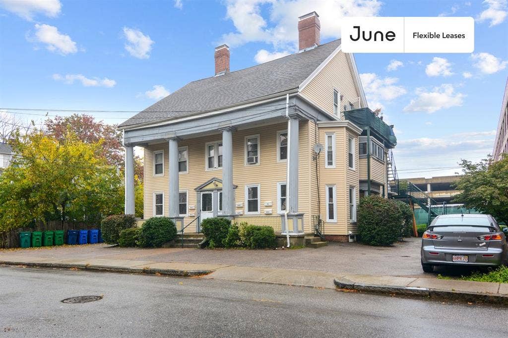 2 BR in Boston