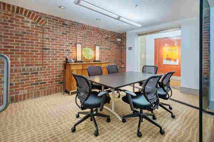 Spacious apt near Duke University
