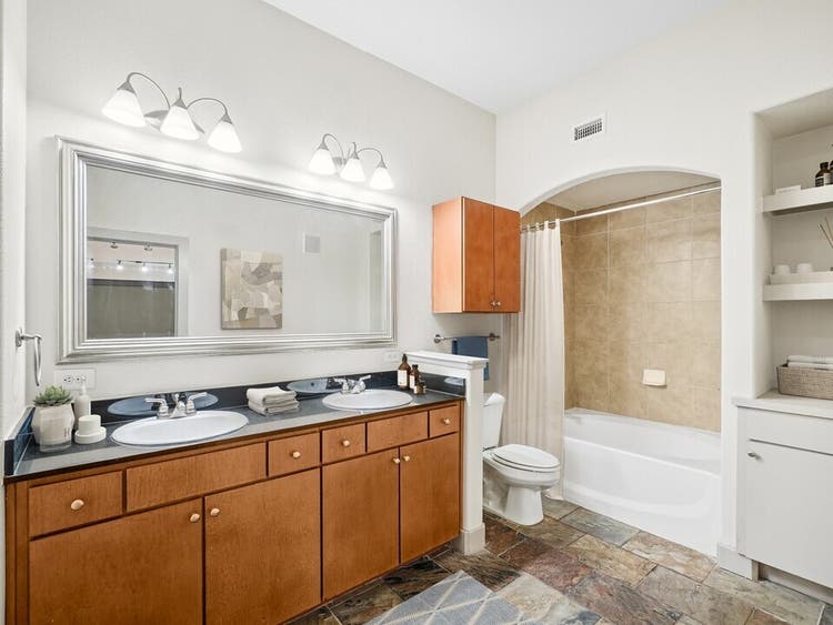 Spacious apt near Duke University