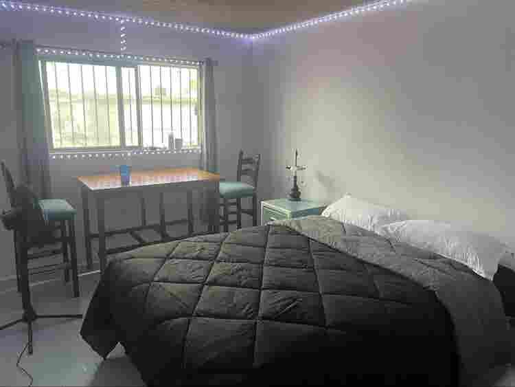 Furnishd Rm in shared condo by UNLV
