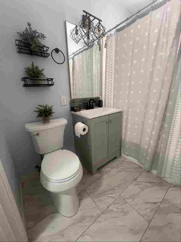 Master Bedroom in Cozy Lakewood