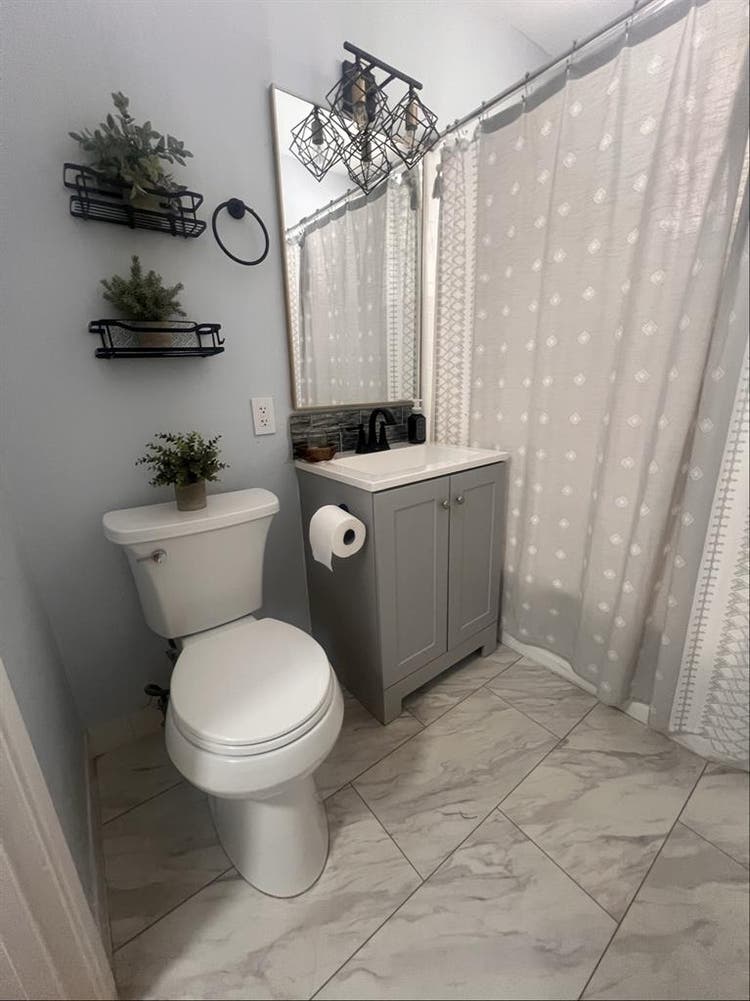 Master Bedroom in Cozy Lakewood