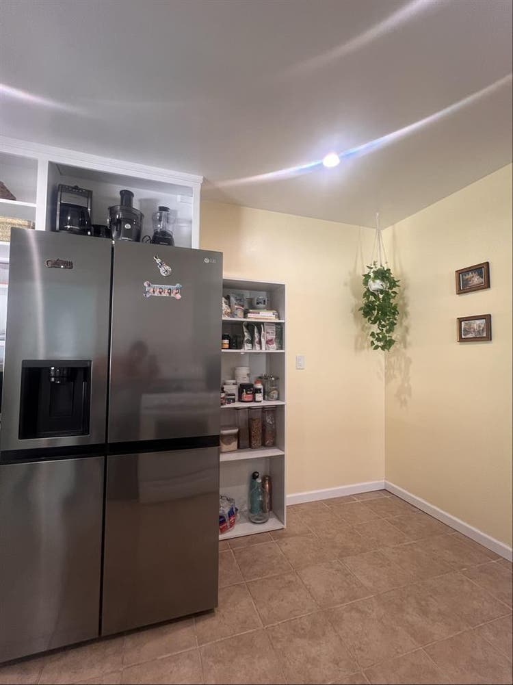 Large Room in Cozy Lakewood