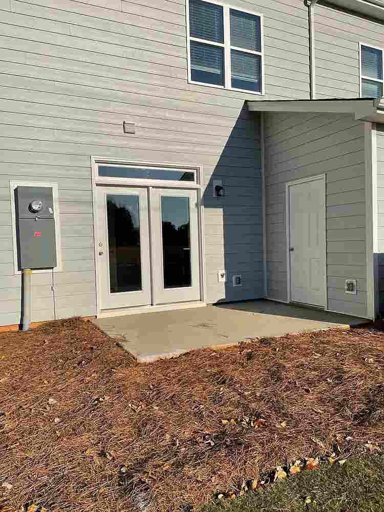 3 BR in Belmont