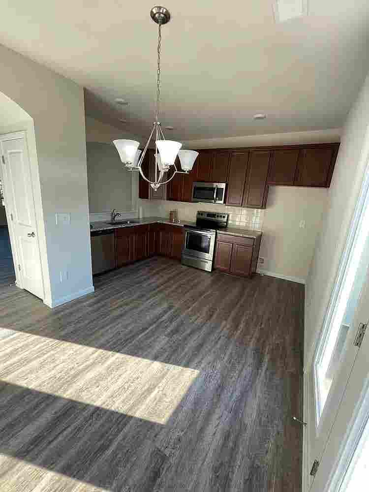 3 BR in Belmont